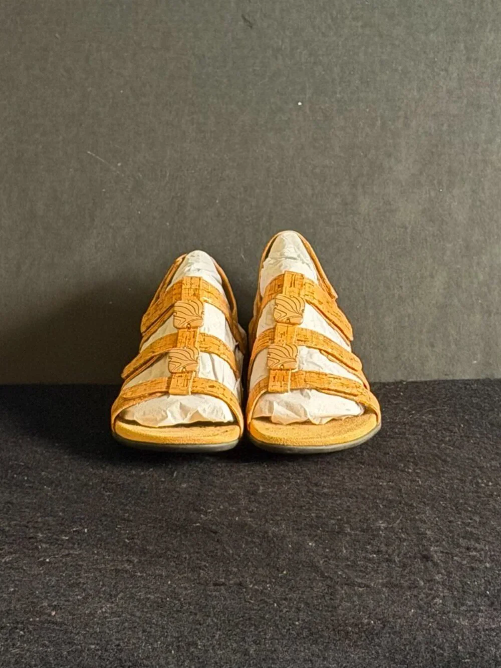 NWOT Vionic ‘Amber’ Cork Adjustable Sandals Size 8